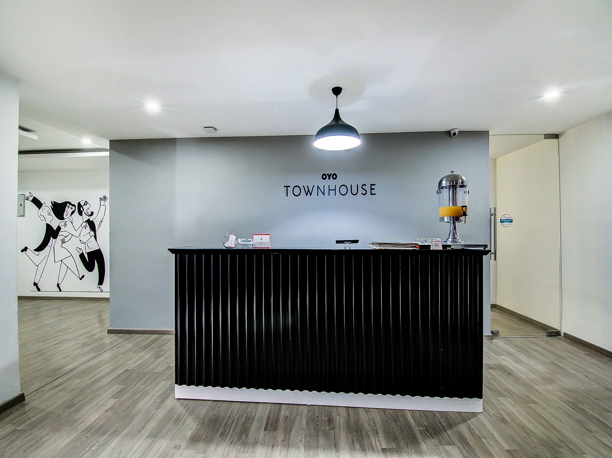 Oyo Townhouse 034 -Halcyon Hitech City Road Хидерабад Екстериор снимка