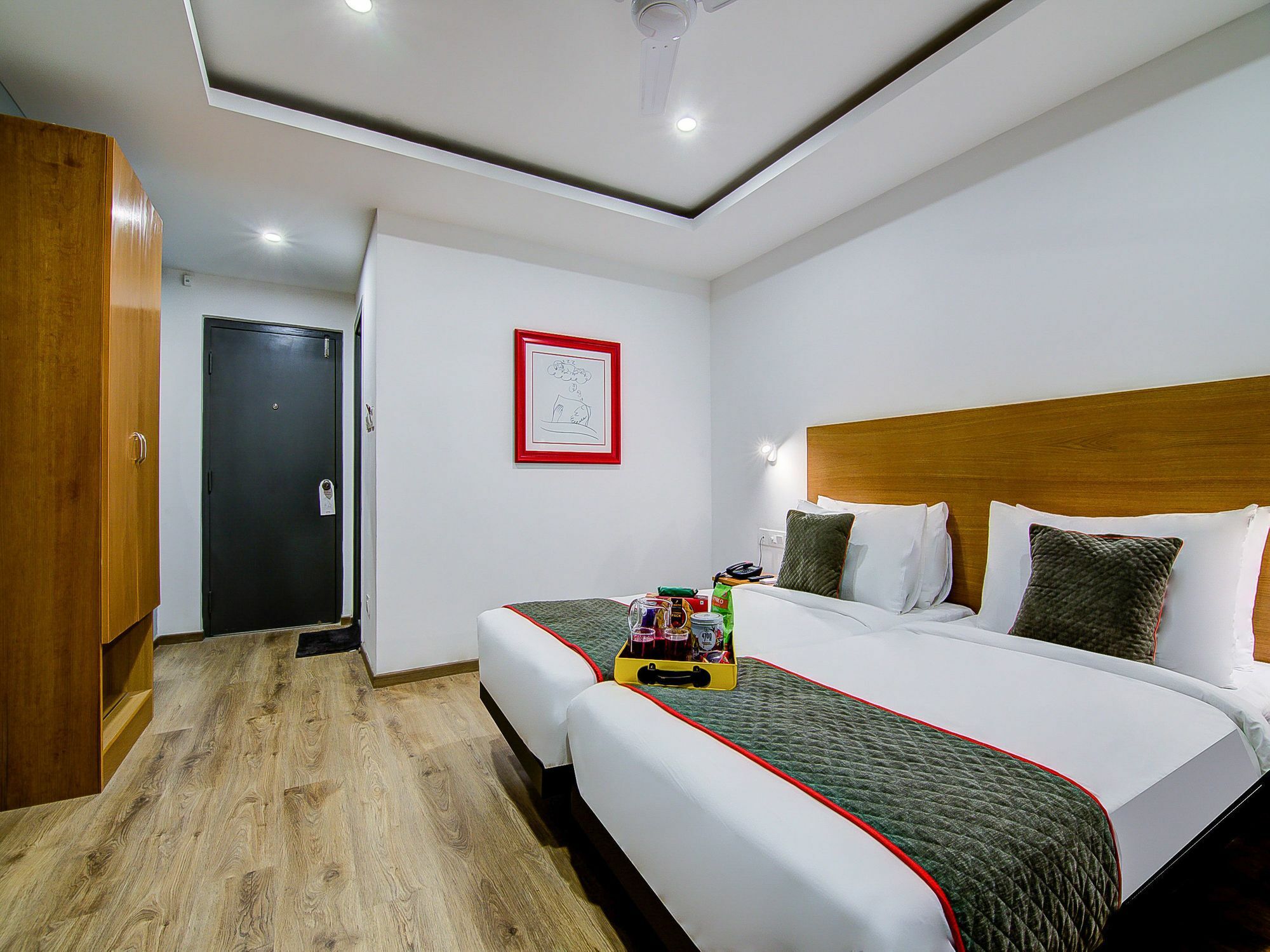 Oyo Townhouse 034 -Halcyon Hitech City Road Хидерабад Екстериор снимка