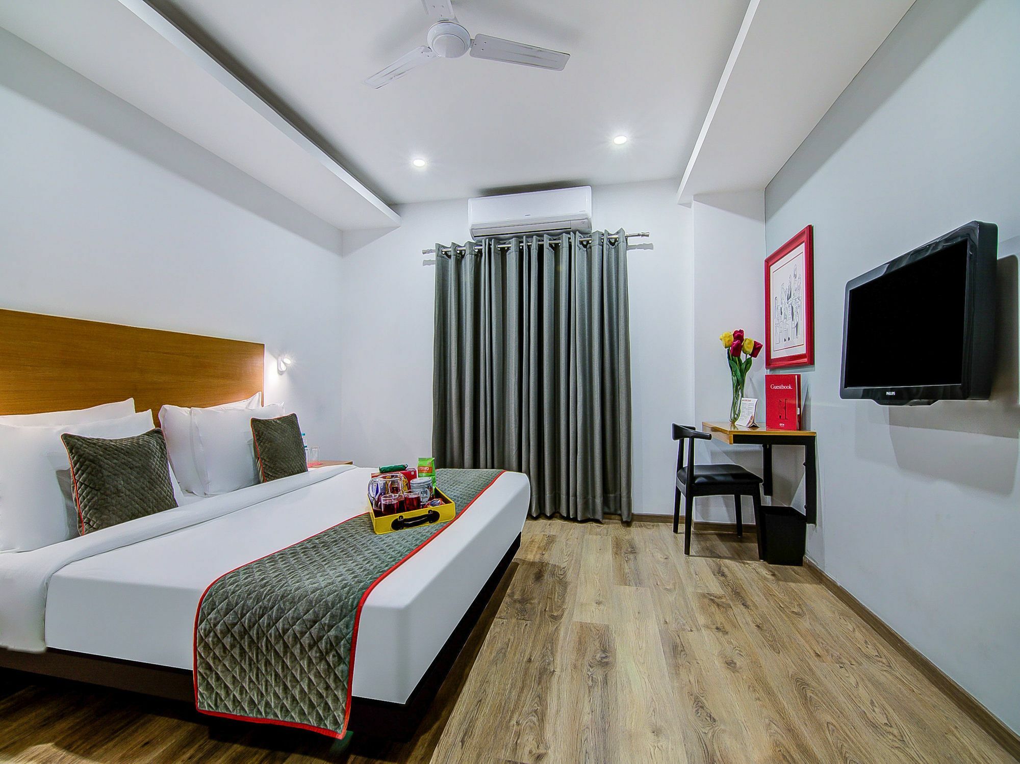 Oyo Townhouse 034 -Halcyon Hitech City Road Хидерабад Екстериор снимка