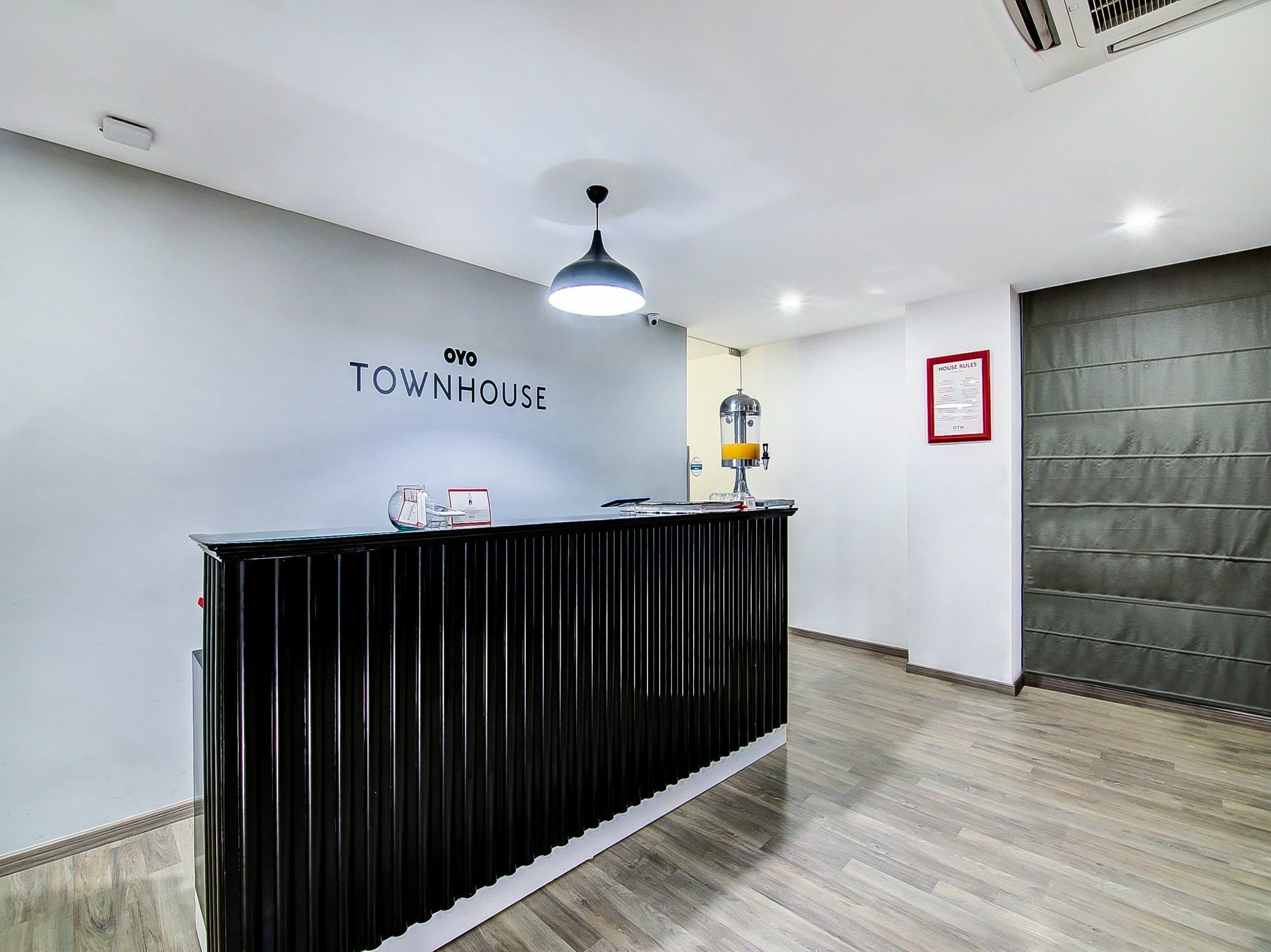 Oyo Townhouse 034 -Halcyon Hitech City Road Хидерабад Екстериор снимка