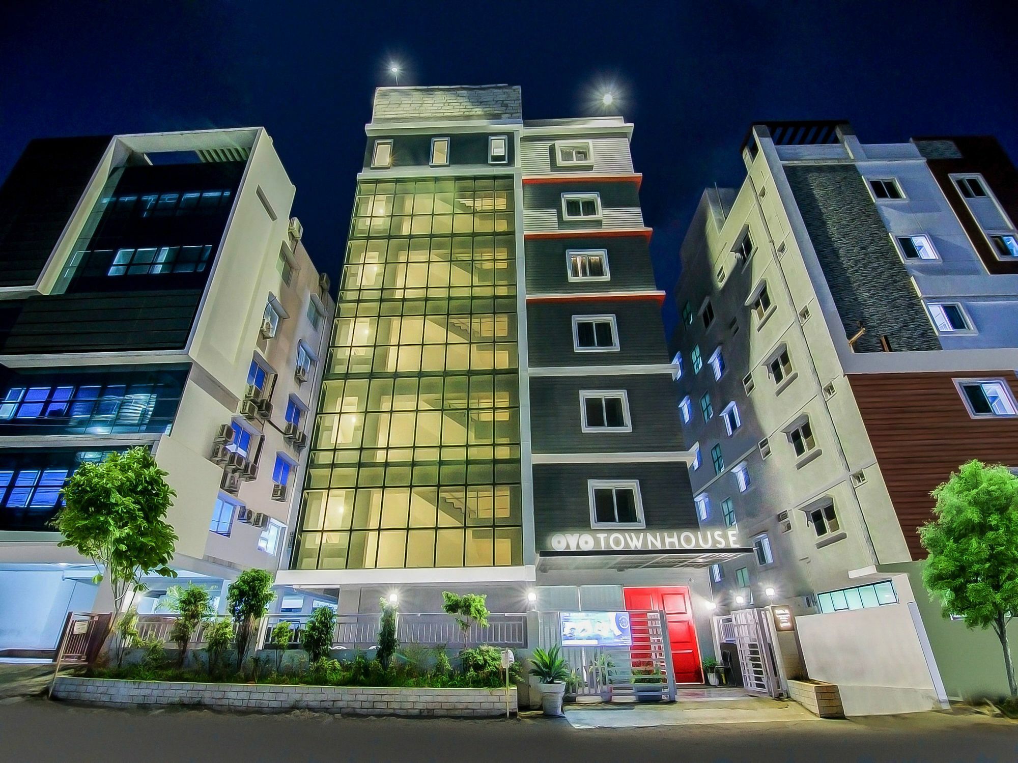 Oyo Townhouse 034 -Halcyon Hitech City Road Хидерабад Екстериор снимка